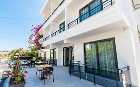 Leonis Hotel